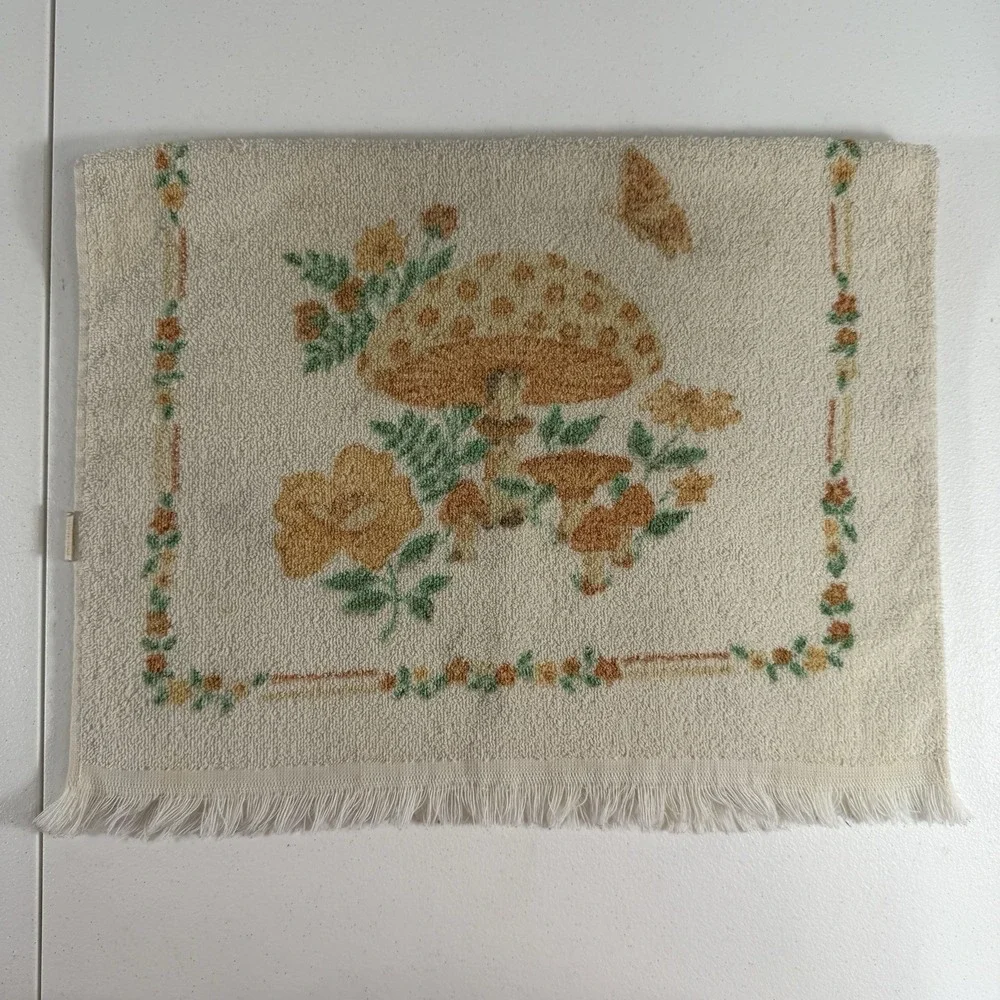 Vintage Retro Mushroom Hand Towels Beige‎ Butterflies Terry Fringe Made In USA